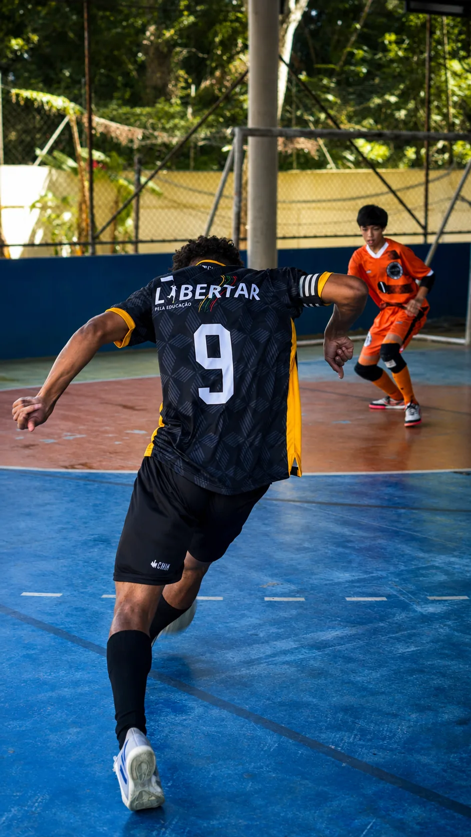 Registro de atividade de futsal do Desportivo Libertar na quadra