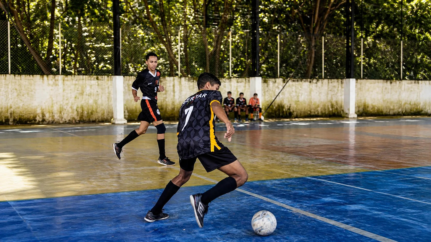 Registro 06 do arquivo de futsal do Desportivo Libertar em atividade na quadra
