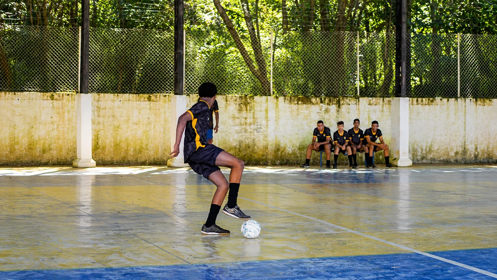 Registro 08 do arquivo de futsal do Desportivo Libertar em atividade na quadra