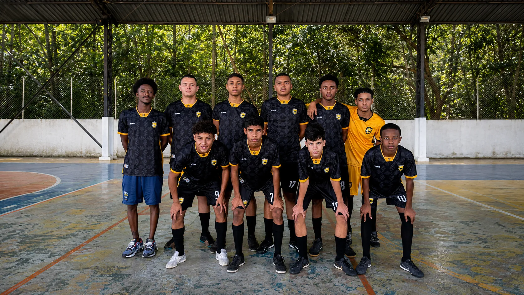 Registro 09 do arquivo de futsal do Desportivo Libertar em atividade na quadra